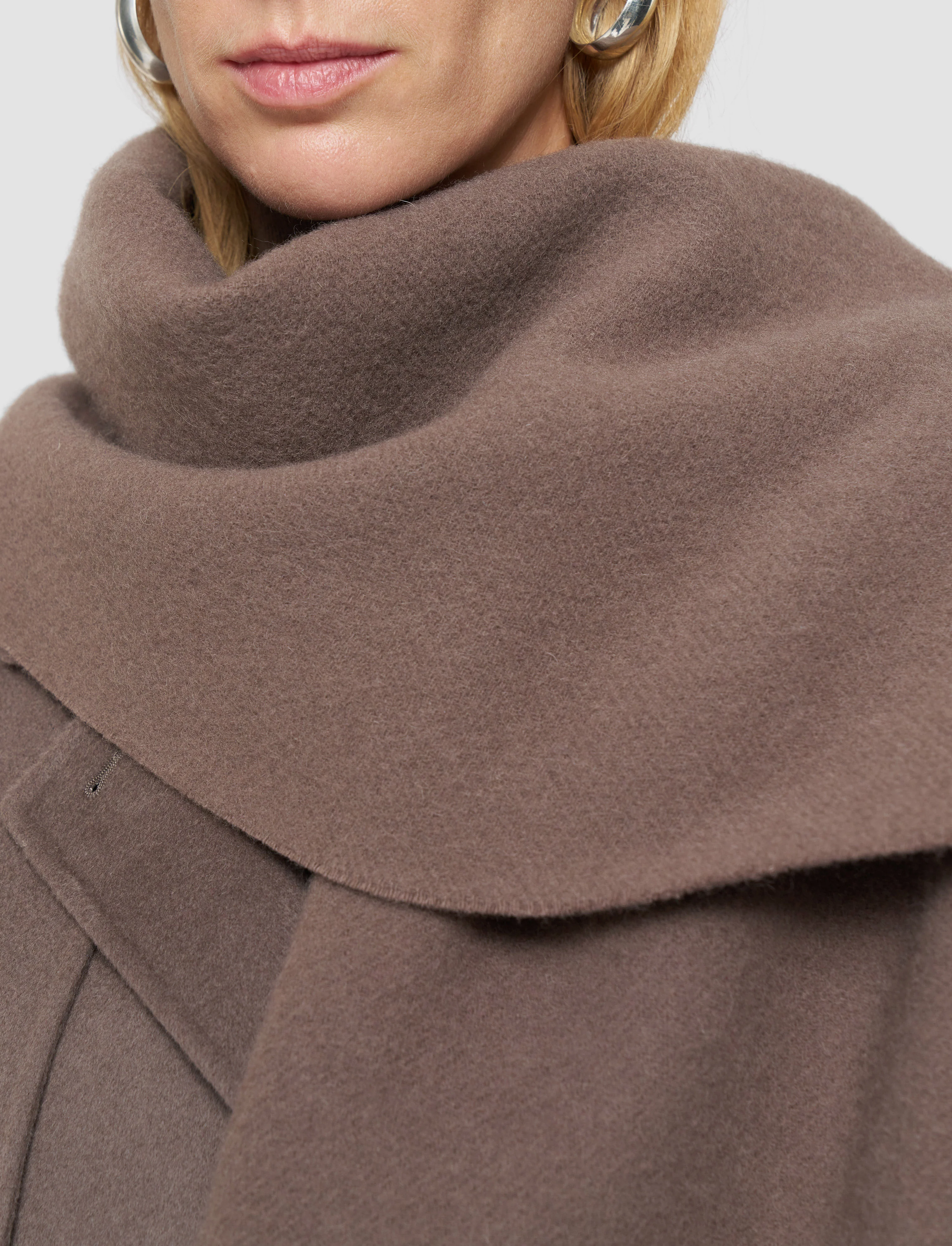 Cecile Wool Scarf - Image 5