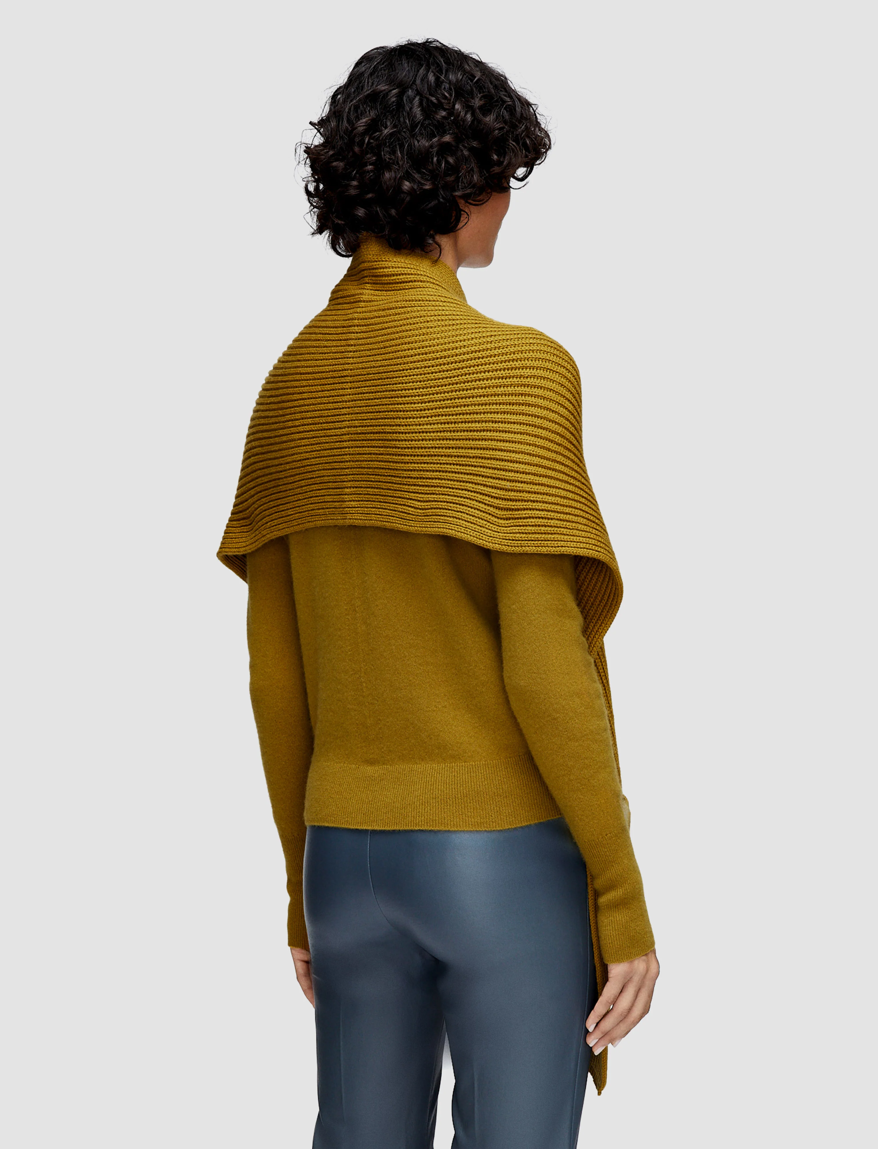 Light Cardigan Stitch Button Scarf - Image 3