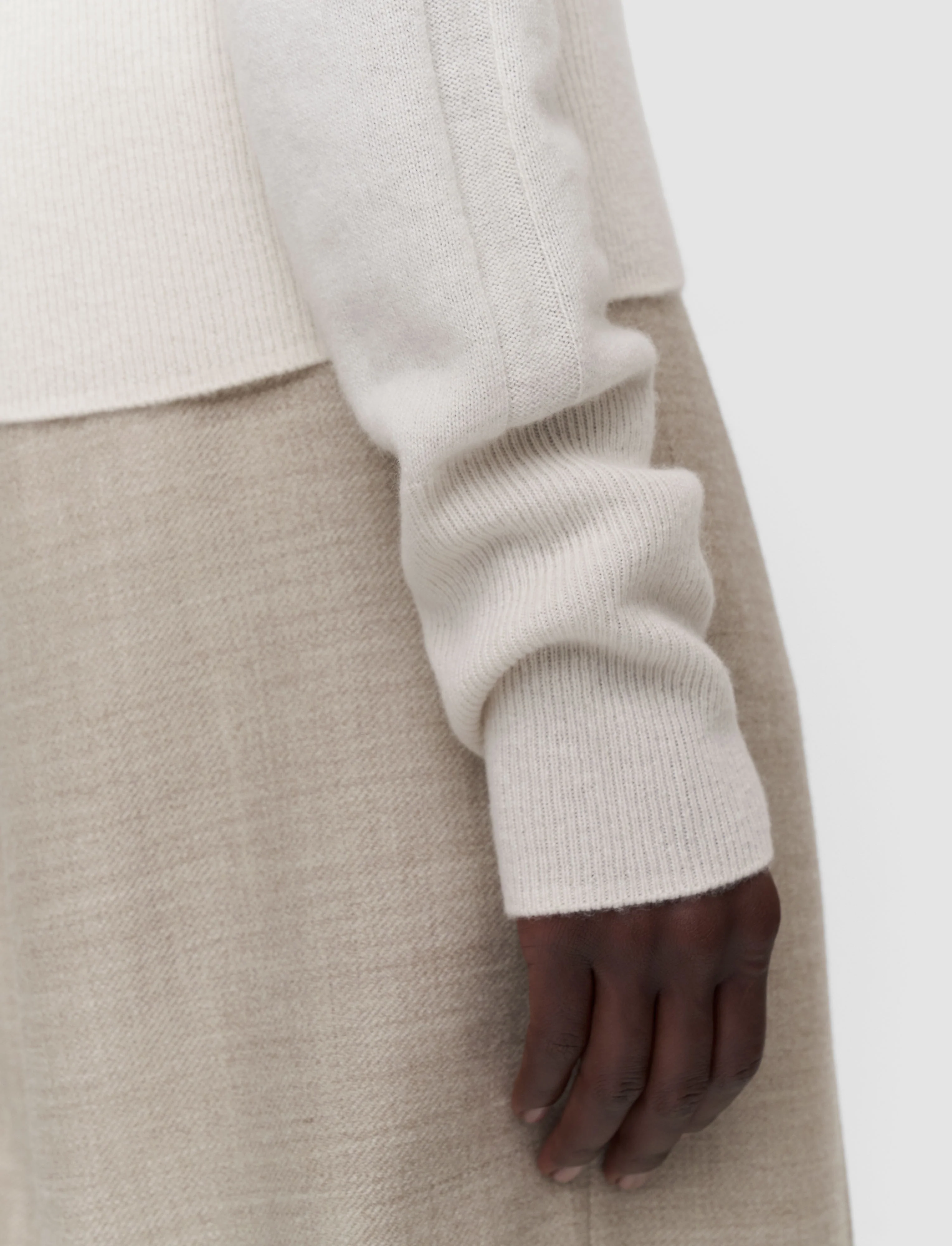 Lucille Light Pure Cashmere V Neck Jumper - Image 5