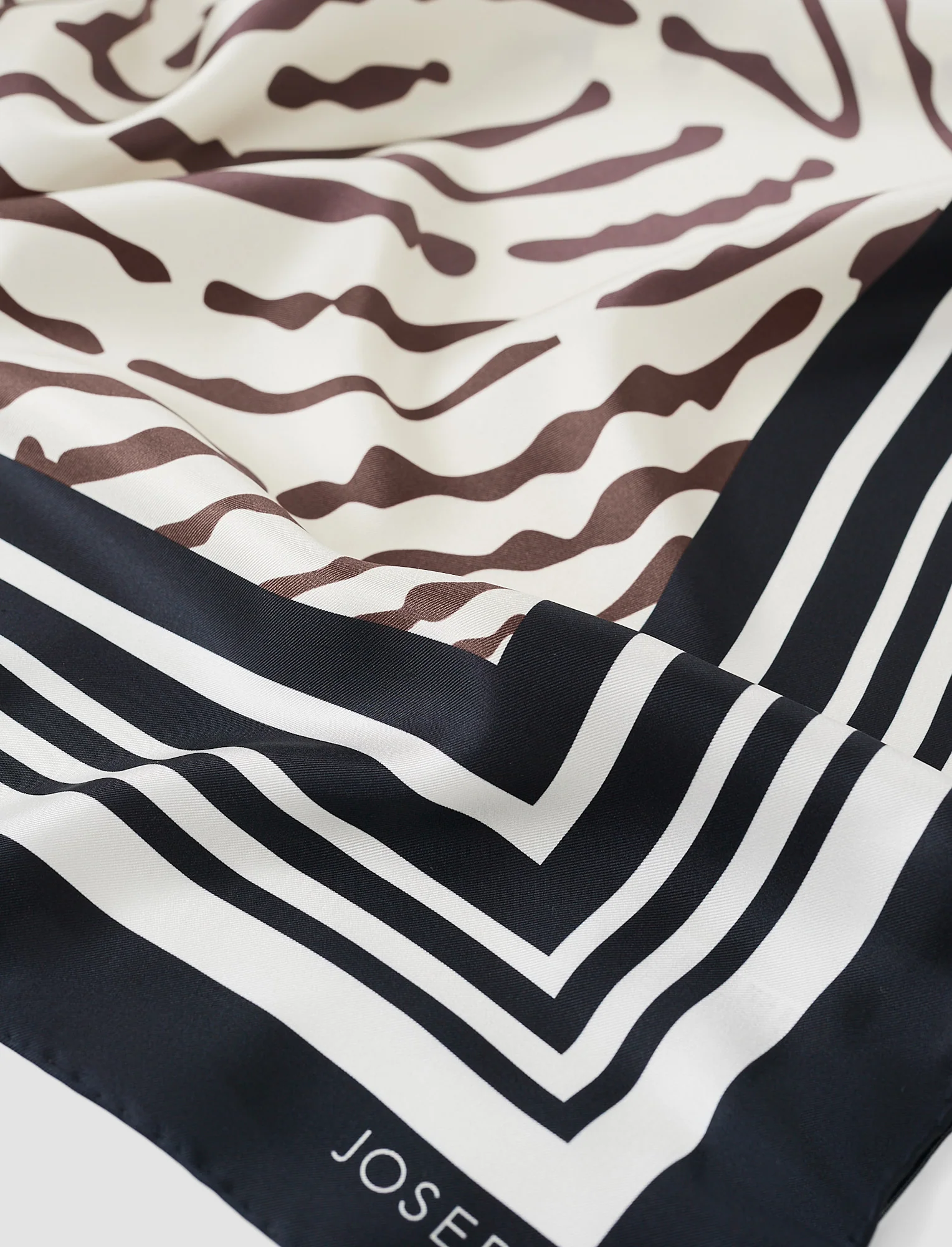 Saff Large Silk Scarf - Image 6